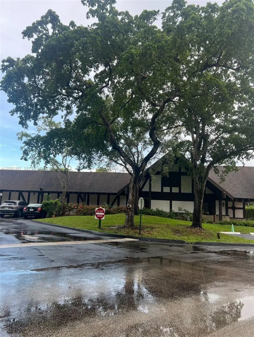 3680 Inverrary Drive #1t, Lauderhill
