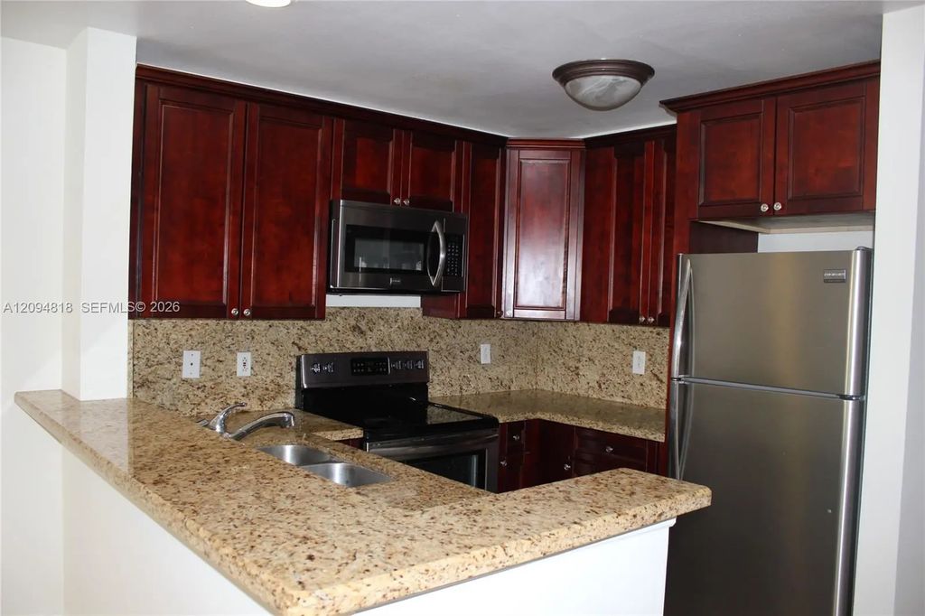 4871 Via Palm Lakes #703, West Palm Beach