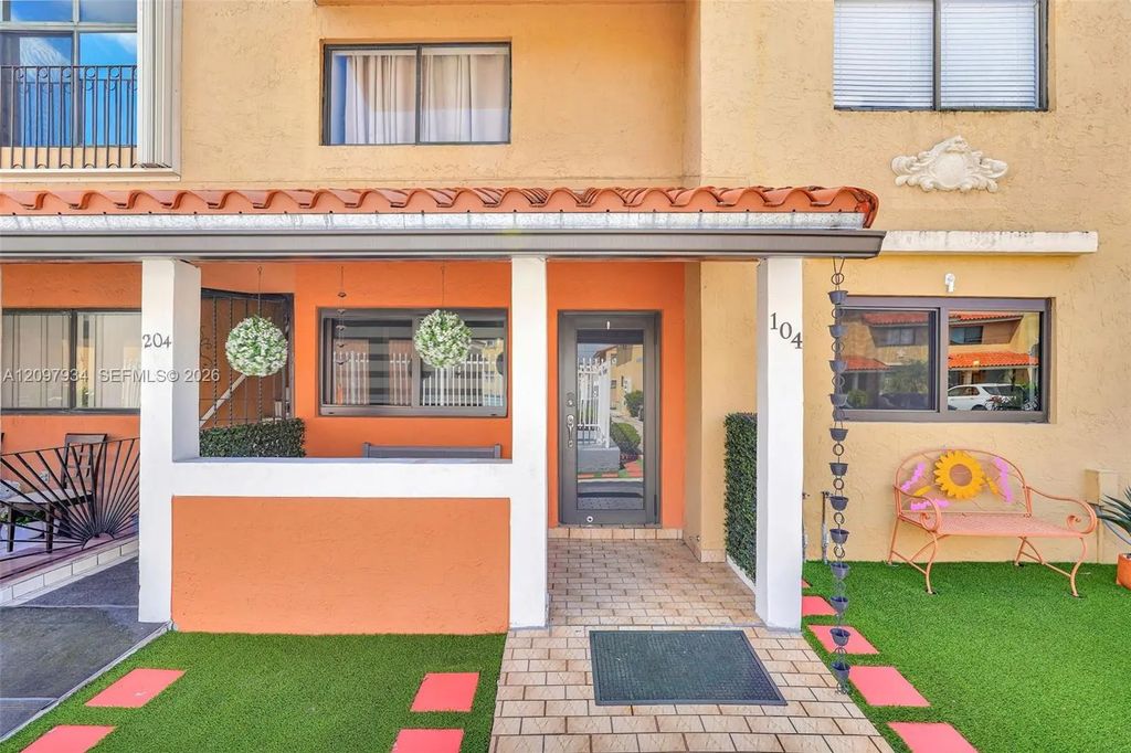 2730 W 60th Place #104, Hialeah