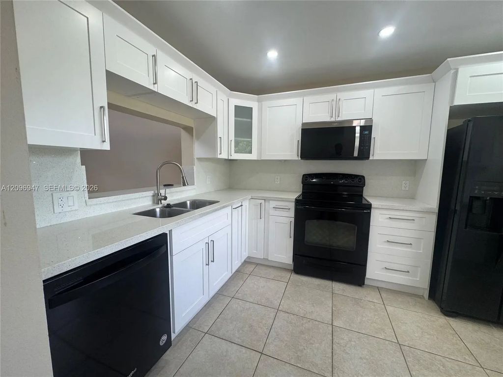 11272 Taft Street #11272, Pembroke Pines