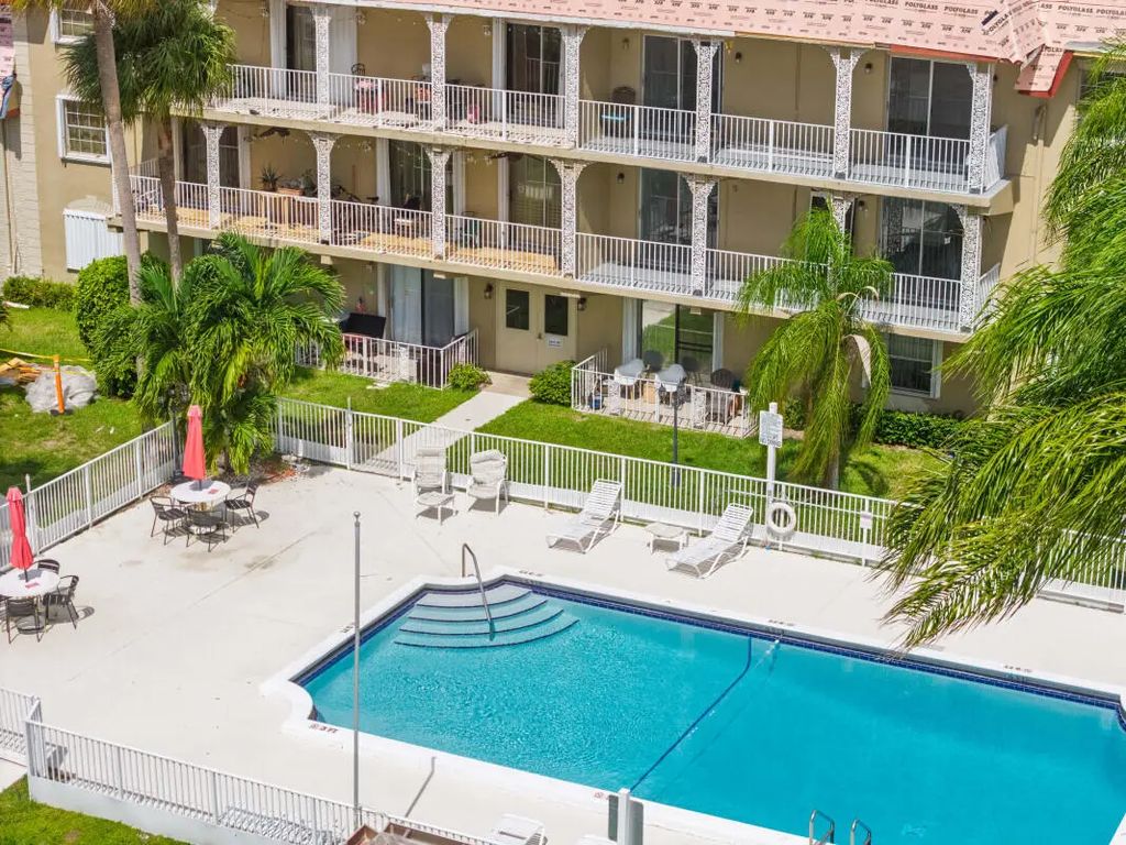 495 Se 8th Street #242, Deerfield Beach