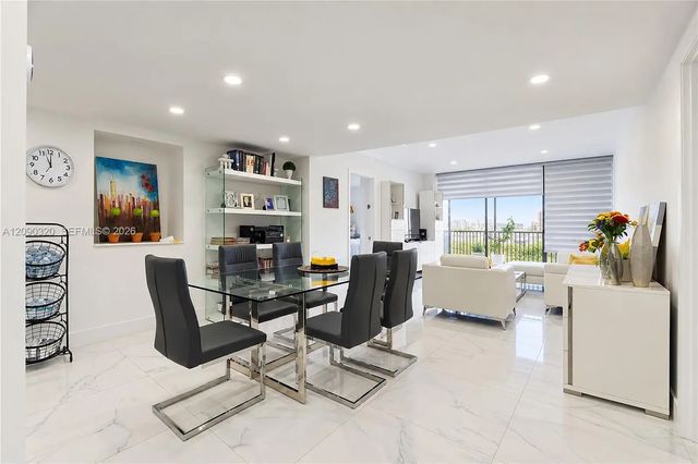 20301 W Country Club Drive #930, Aventura