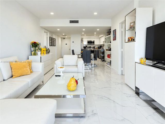 3 of 23 - 20301 W Country Club Drive #930, Aventura, FL