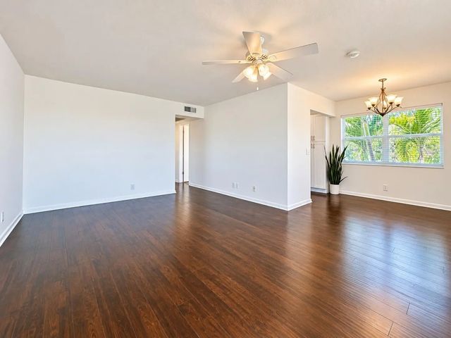 2 of 20 - 200 Northampton J, West Palm Beach, FL