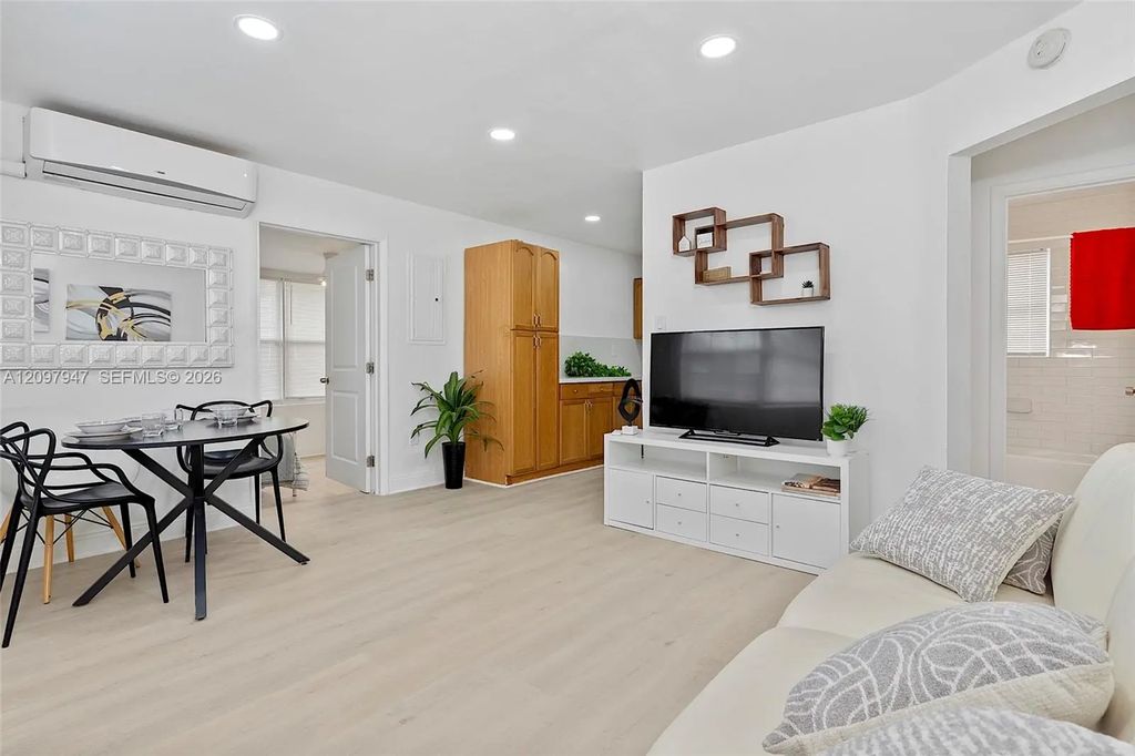 6103 Monroe Street #-, Hollywood