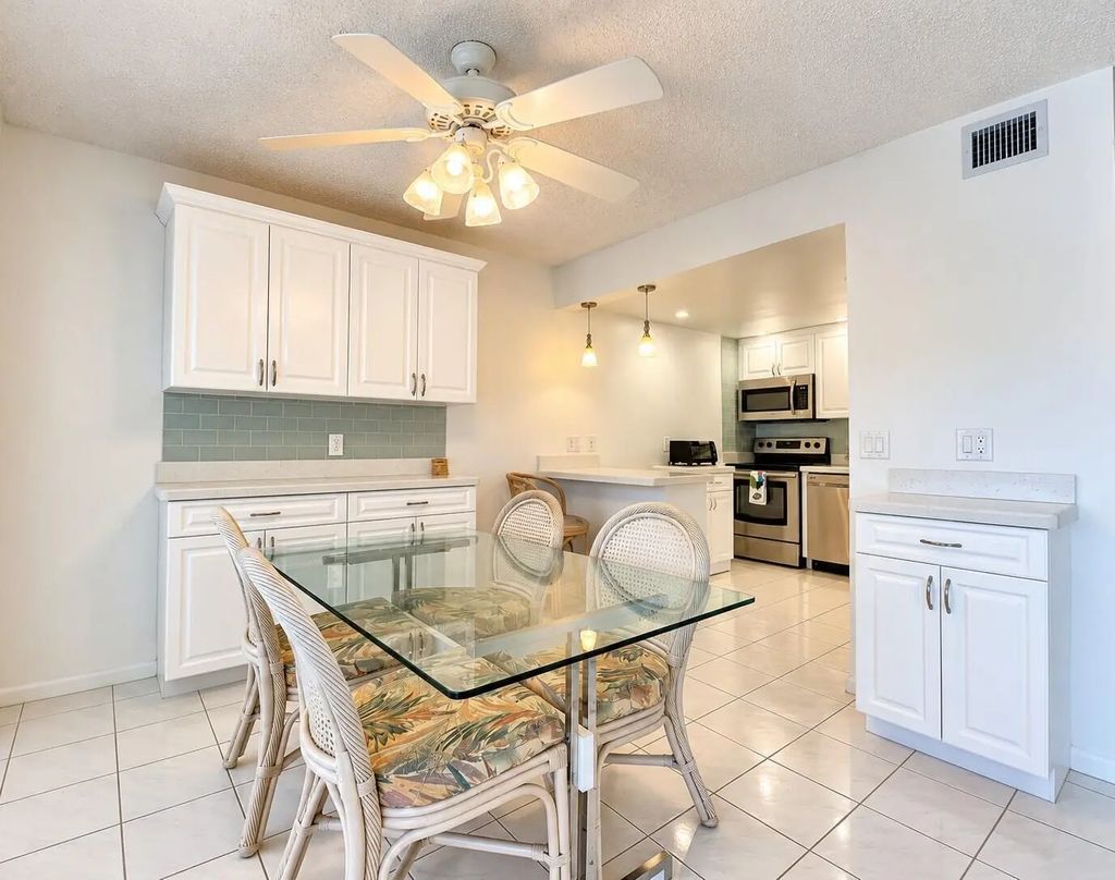 102 Greenbrier A, West Palm Beach