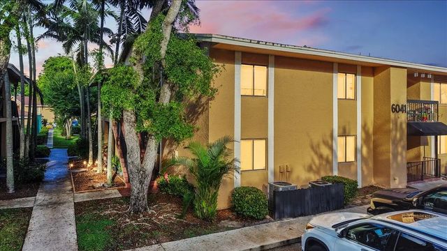 2 of 25 - 6041 10th Avenue N #125, Greenacres, FL
