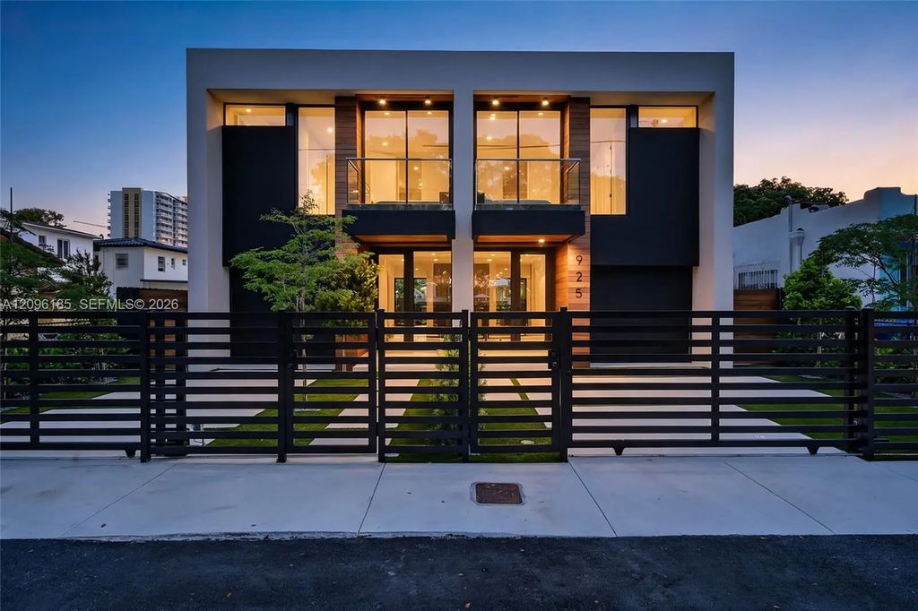 925 Sw 10th Avenue, Miami