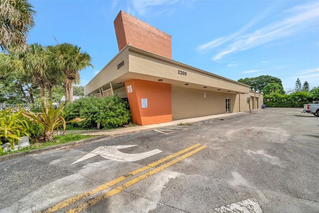2200 N University Drive, Sunrise