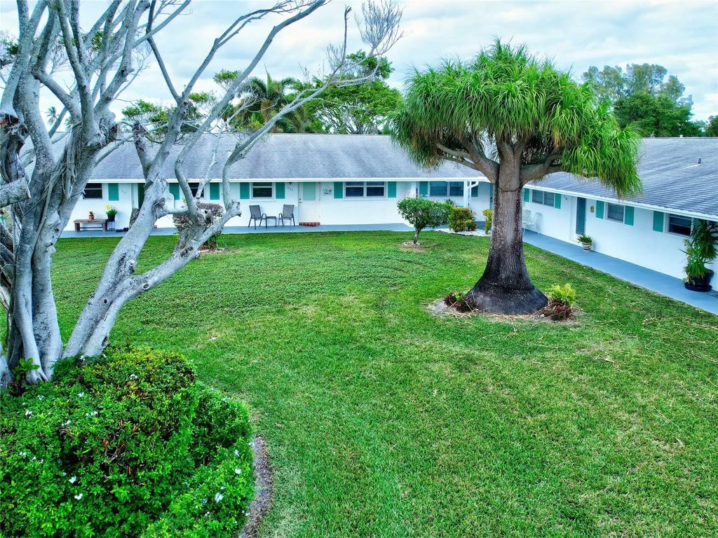 400 Sw Golfview Terrace #111, Boynton Beach