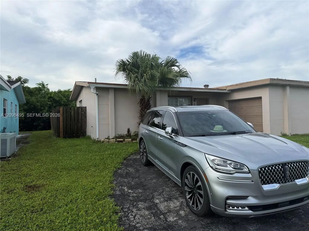 8410 Nw 24th Place, Sunrise