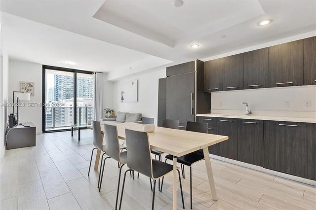 3 of 31 - 45 Sw 9th Street #1005, Miami, FL