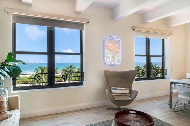 4 of 27 - 1330 Ocean Drive #r5d, Miami Beach, FL