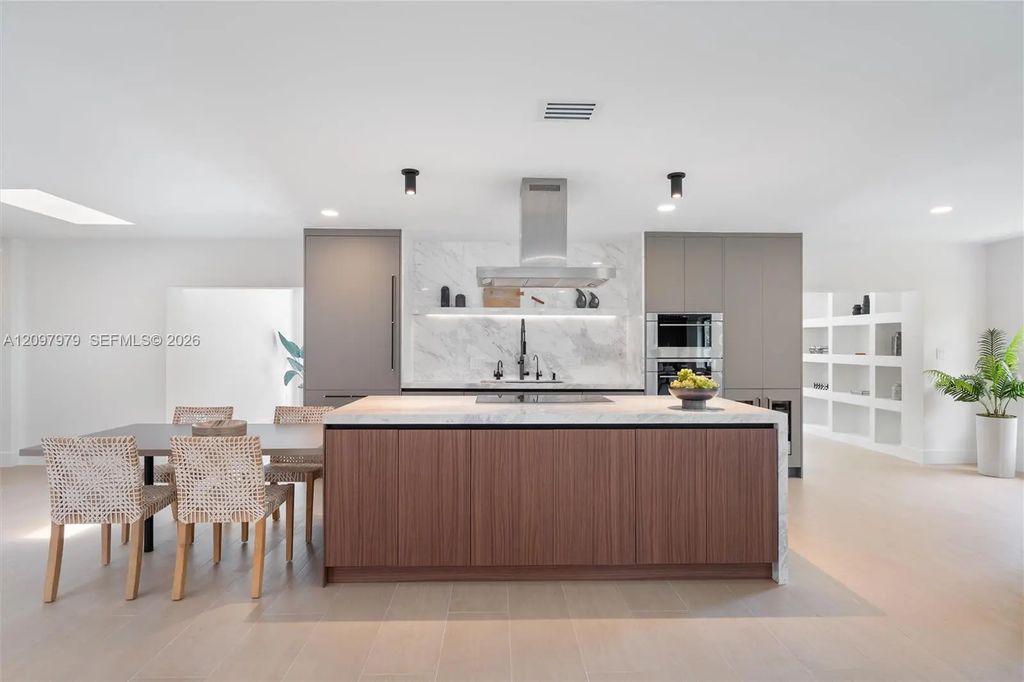 1320 Alhambra Circle, Coral Gables