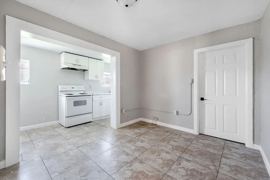 620 Sw 6th Street #1, Belle Glade