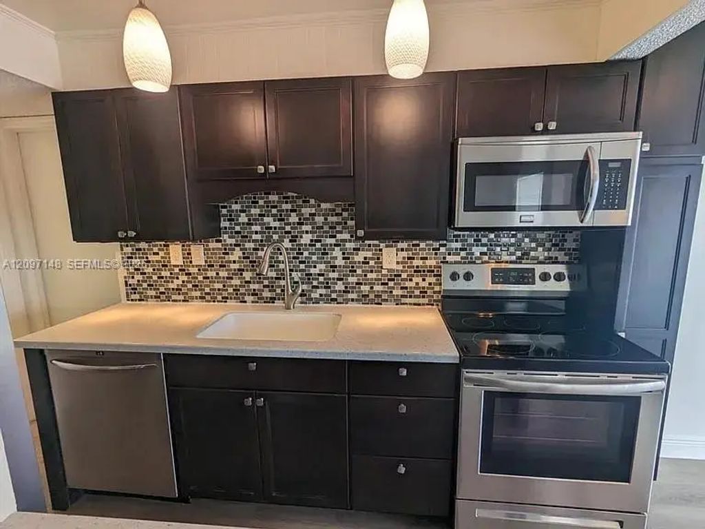 9331 Sw 4th Street #221a, Miami