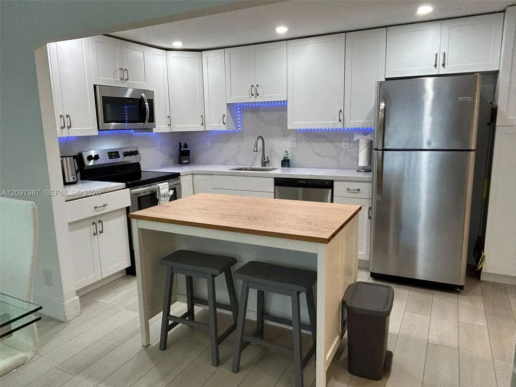 19390 Collins Avenue #118, Sunny Isles Beach