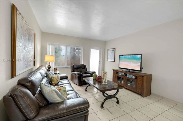 3 of 14 - 3470 Sw 10th Street #4 Aka Unit 10b, Miami, FL