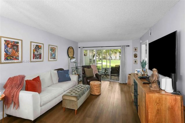 3 of 28 - 13900 Sw 90th Terrace #13900, Miami, FL