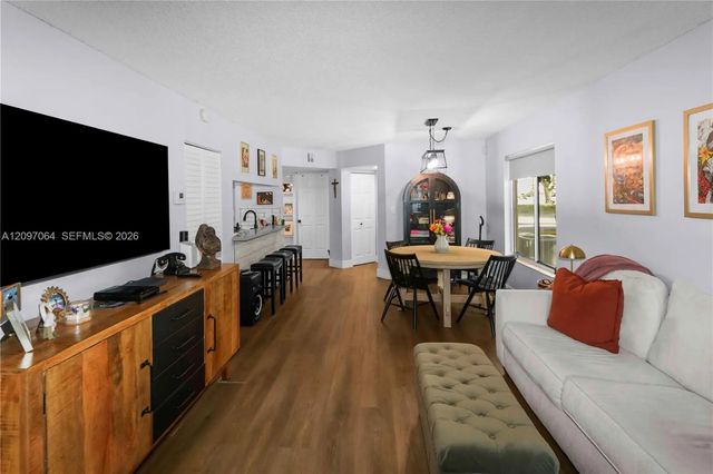 5 of 28 - 13900 Sw 90th Terrace #13900, Miami, FL