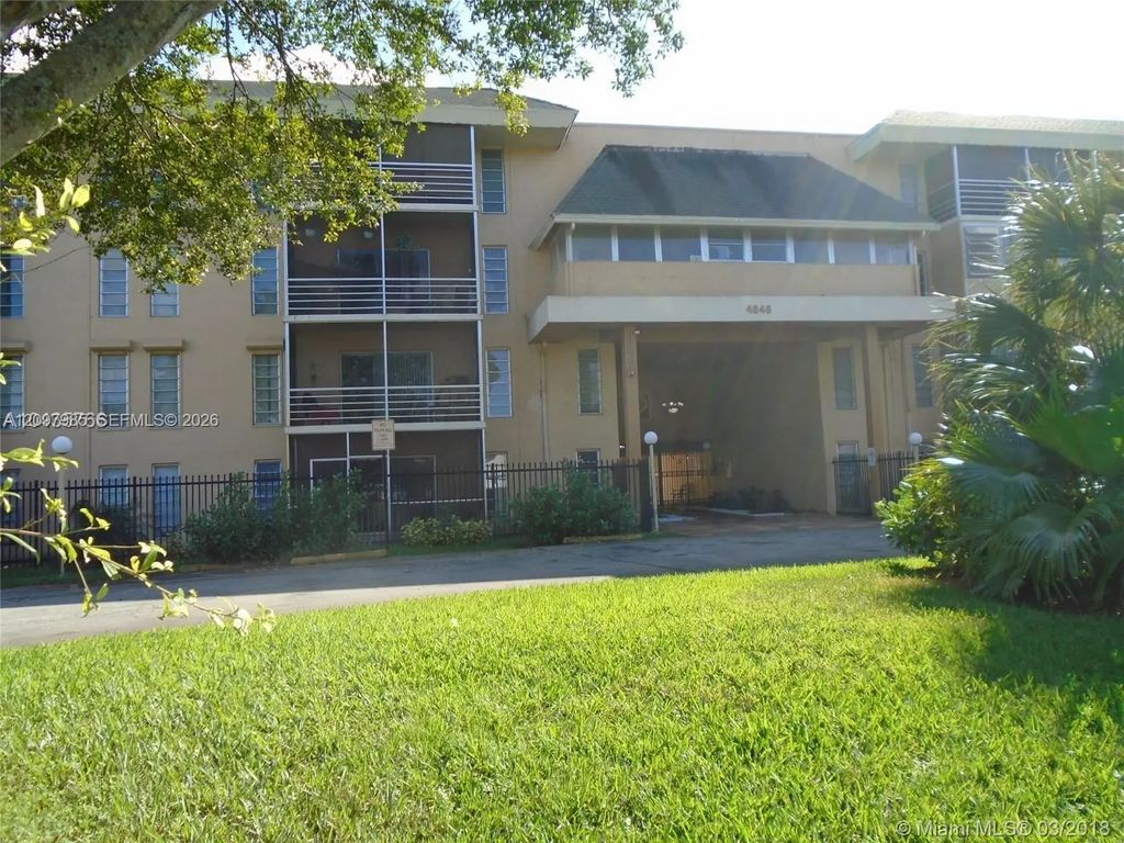 4848 Nw 24th Court #429, Lauderdale Lakes