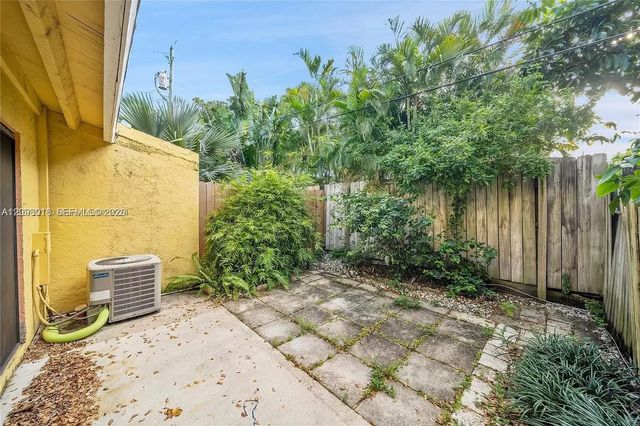 2 of 12 - 120 Se 12th Avenue, Pompano Beach, FL