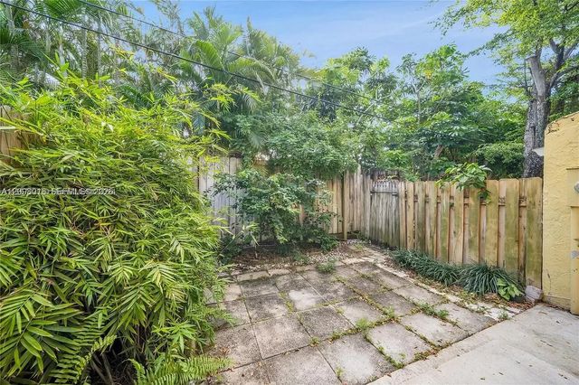 3 of 12 - 120 Se 12th Avenue, Pompano Beach, FL