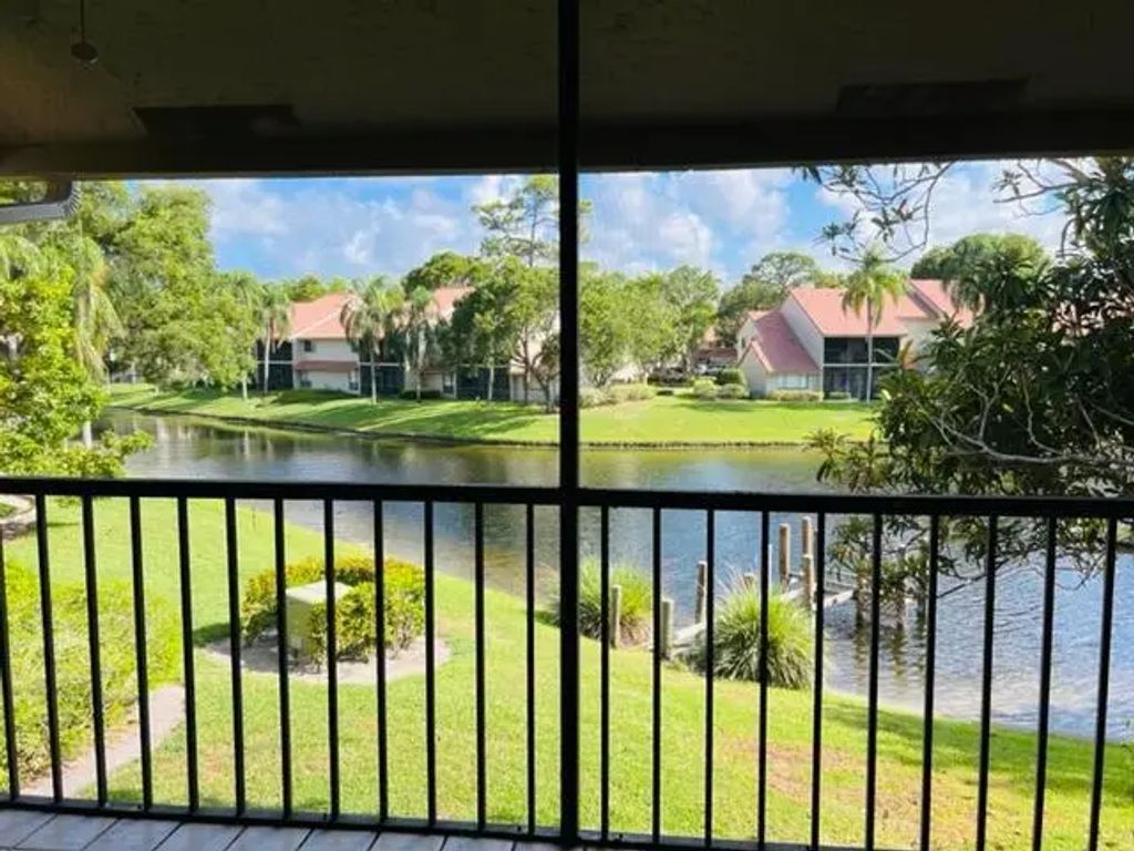 5621 Coach House Circle, Boca Raton