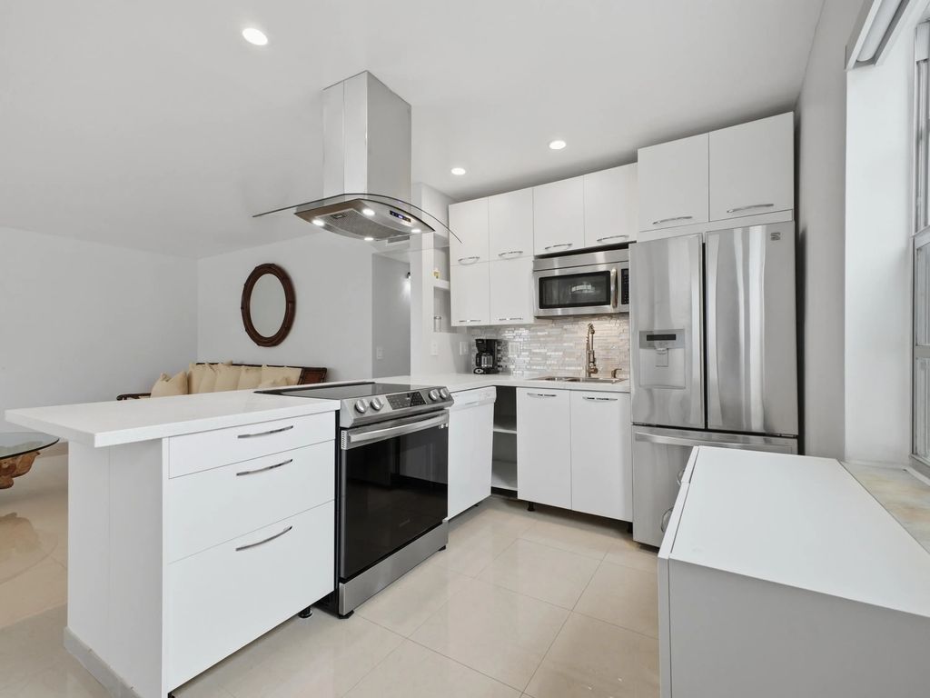 471 Capri J, Delray Beach
