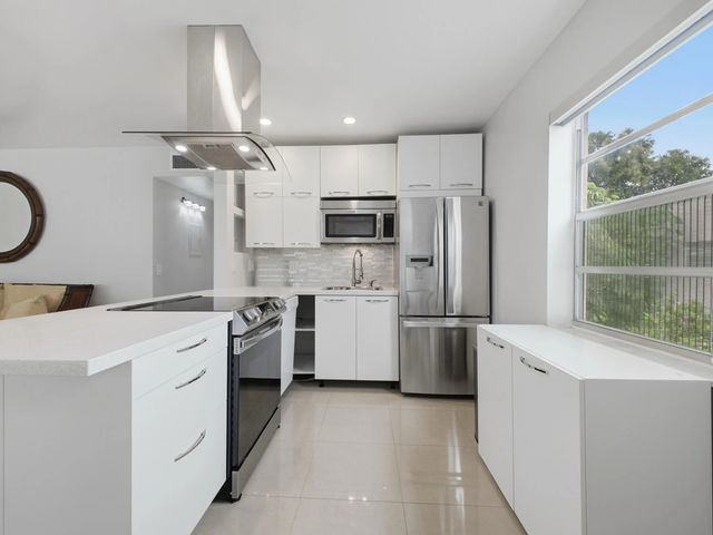 2 of 63 - 471 Capri J, Delray Beach, FL
