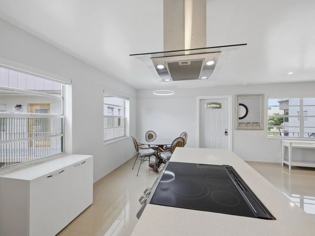 3 of 63 - 471 Capri J, Delray Beach, FL