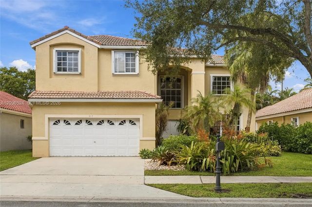 447 Cambridge Drive, Weston