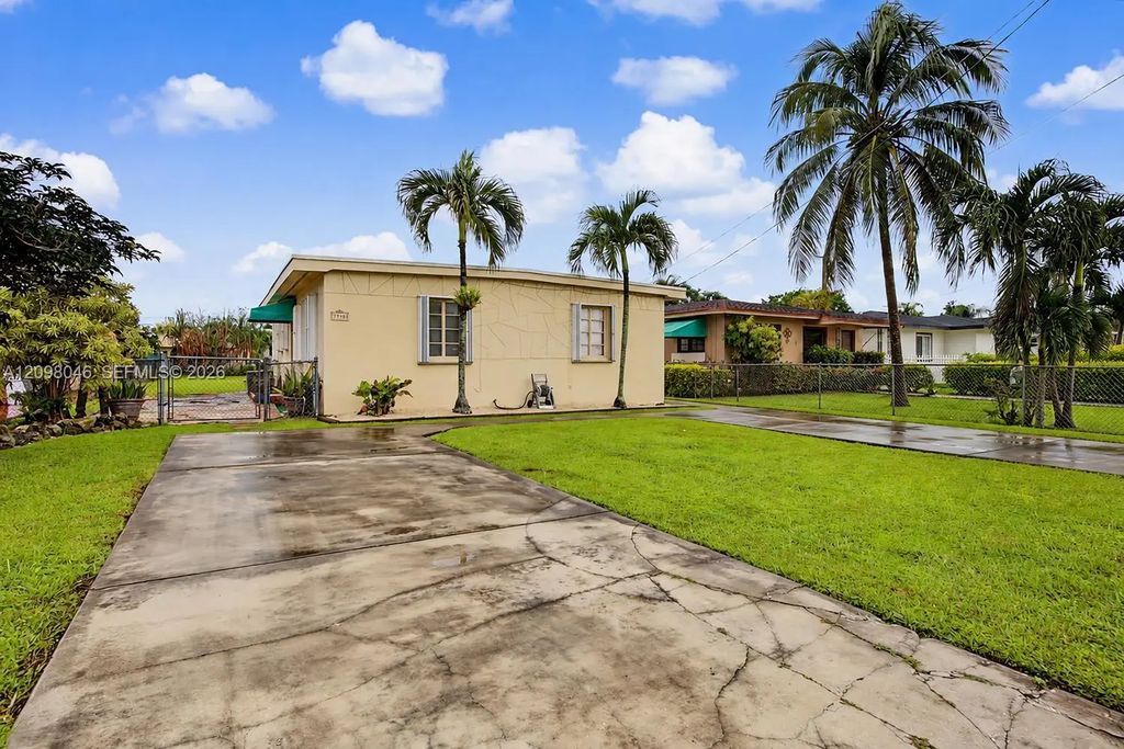 7248 Nw 3rd Street, Miami