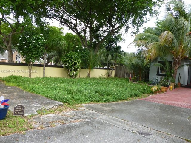 2 of 10 - 8161 Nw 186th Terrace, Hialeah, FL