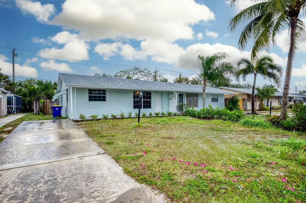 2319 Ne Rustic Way, Jensen Beach