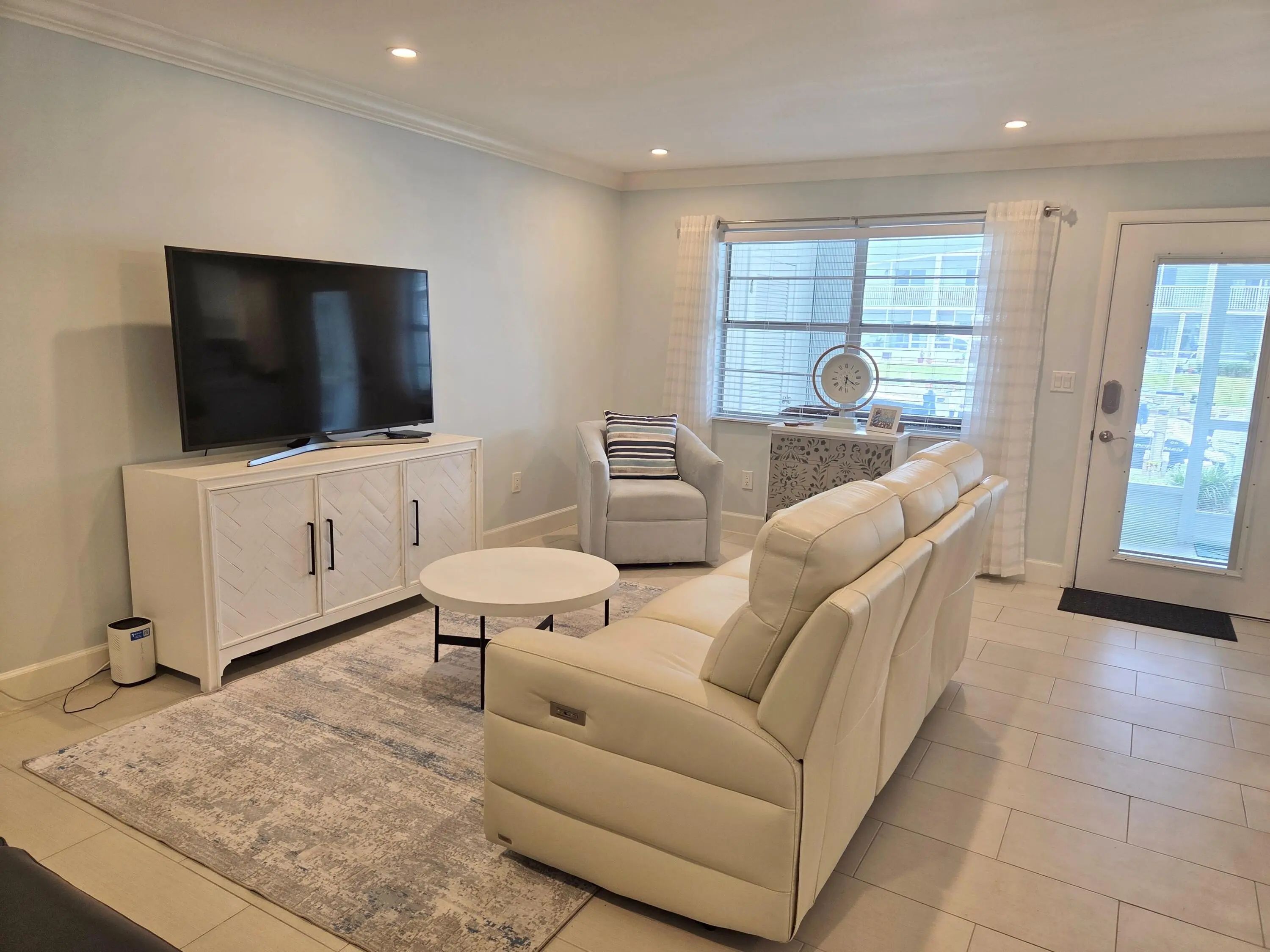 Photos for MLS B26083341 - 33408