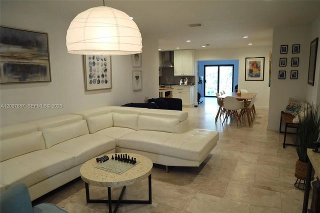 3 of 25 - 2730 Sw 76th Avenue, Miami, FL