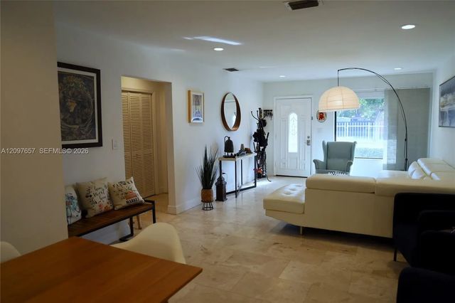 5 of 25 - 2730 Sw 76th Avenue, Miami, FL