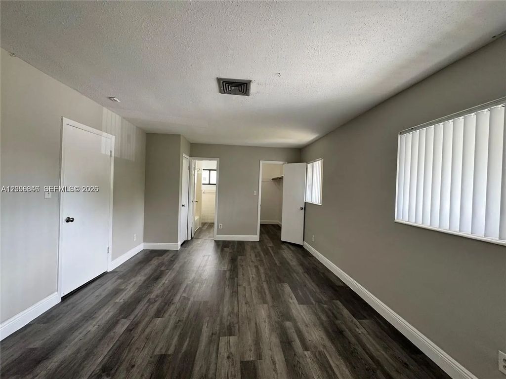 1041 Sw 15th Avenue #5b, Fort Lauderdale