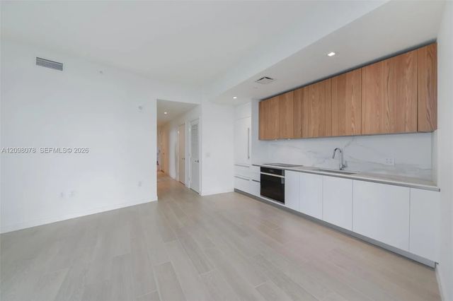 5 of 46 - 1400 Biscayne Boulevard #2207, Miami, FL