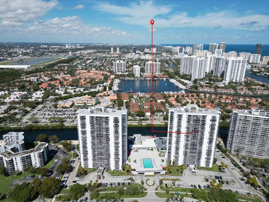 3675 N Country Club Drive #1906, Aventura