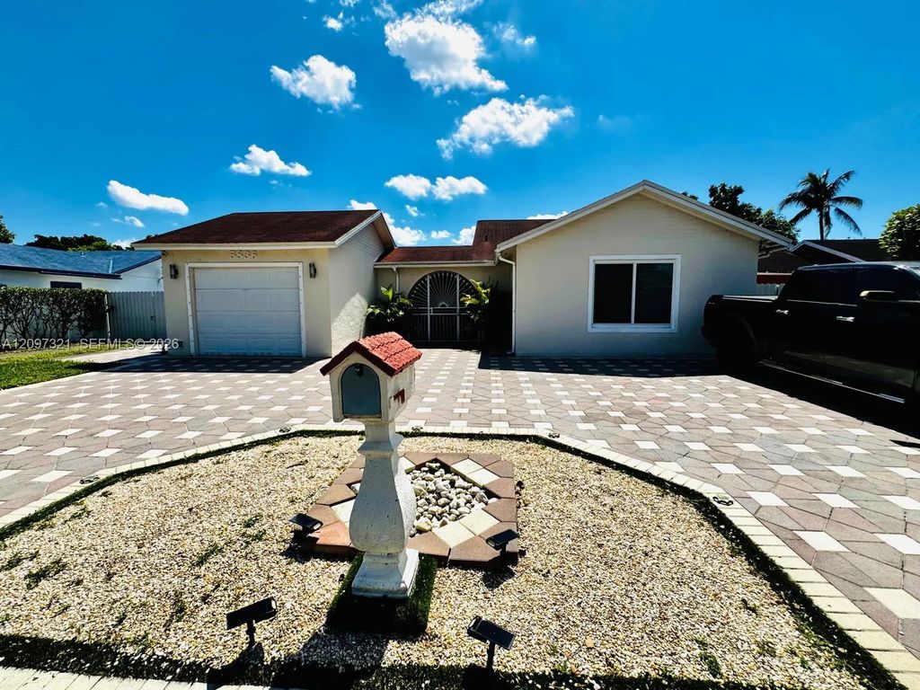 5836 Nw 199th Street, Hialeah