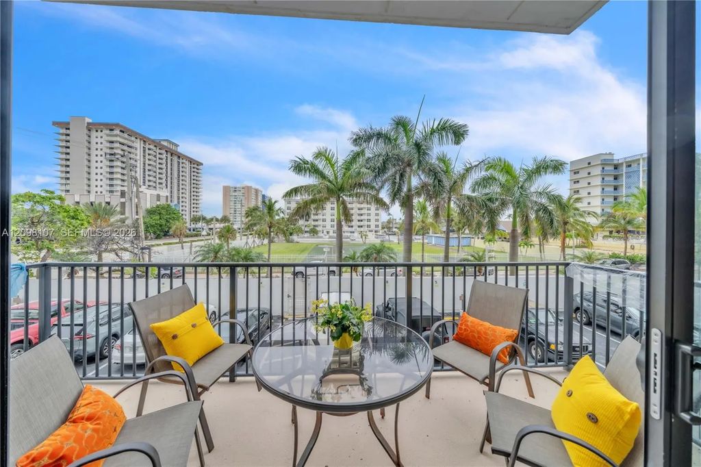 2101 S Ocean Drive #204, Hollywood
