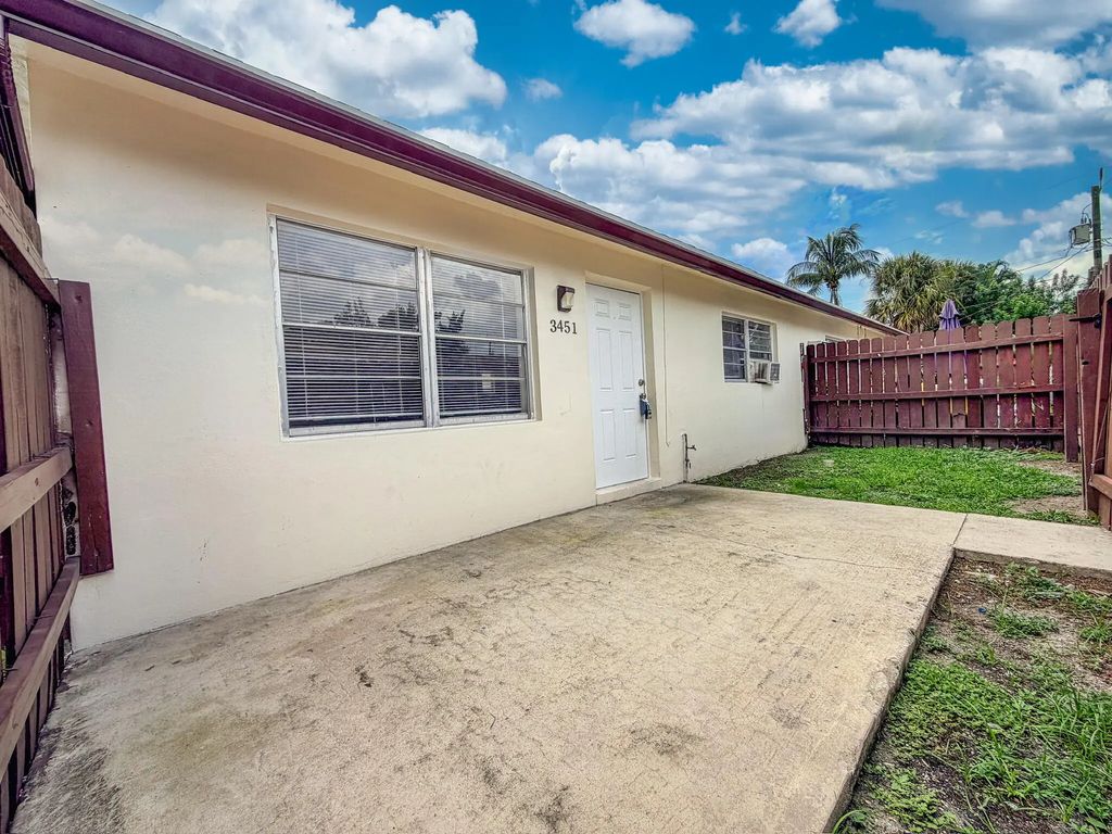 3451 Hi St, Lake Worth