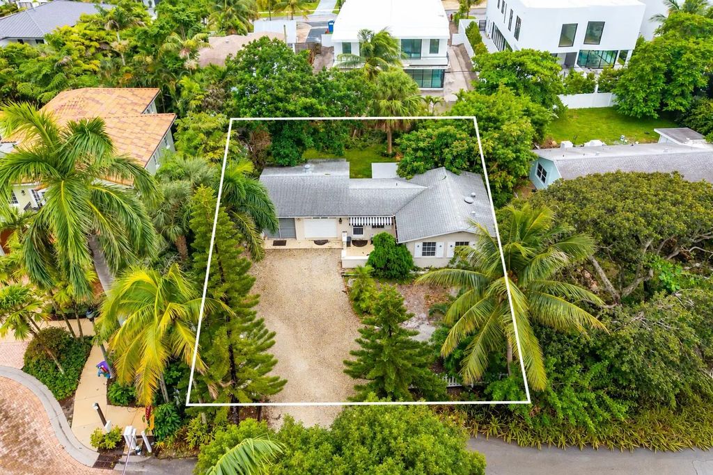 12 Eastview Avenue, Delray Beach