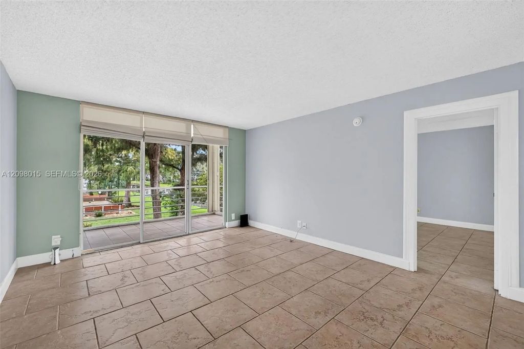 4898 Nw 29th Court #201, Lauderdale Lakes