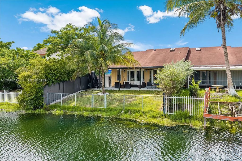 7823 Sw 148th Avenue, Miami