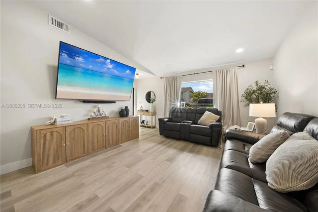 5 of 40 - 7823 Sw 148th Avenue, Miami, FL