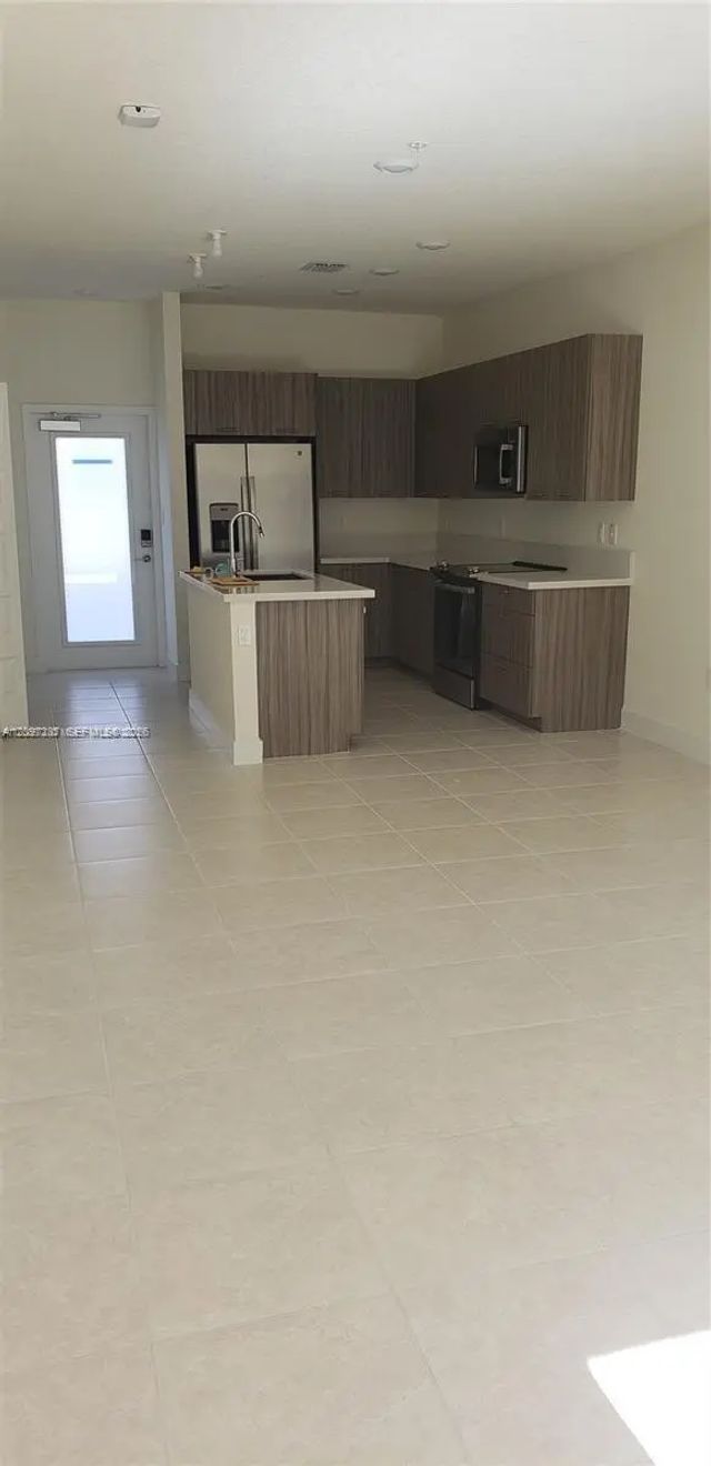 5 of 22 - 8363 Nw 41st Street #a-404, Doral, FL