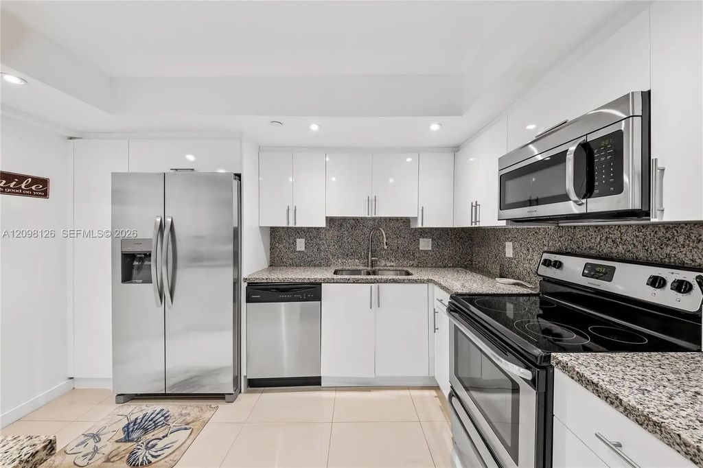 1000 Quayside Terrace #1103, Miami